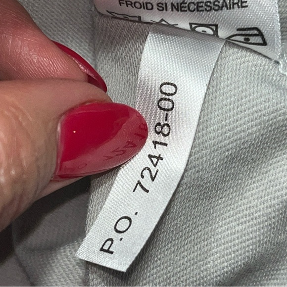 Travis Mathews Light GRAY golf POLO Shirt ALBANY On Sleeve Blue Chest Stripes M - Picture 4 of 15